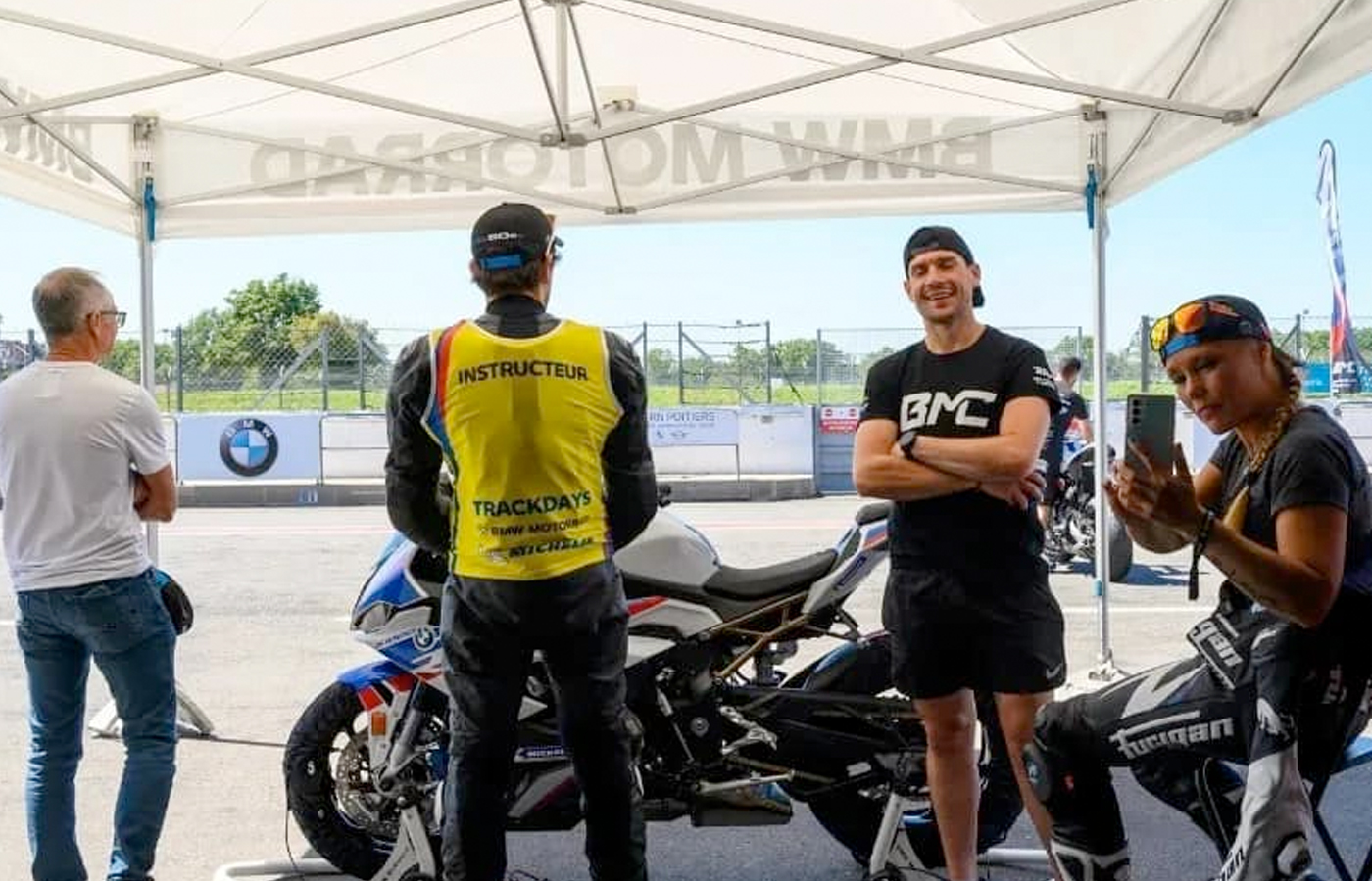 BMW-trackdays-moto-01